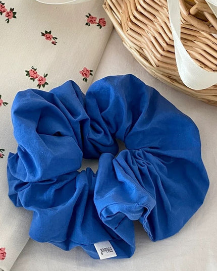 Scrunchie Biru Berinspirasikan Zhang Ruonan
